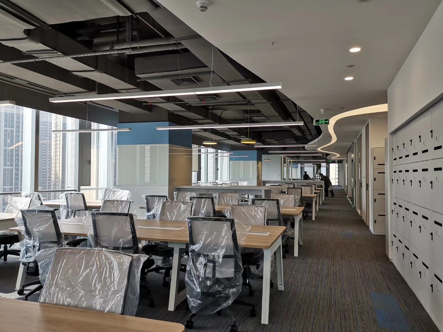 Central air-conditioning works for office buildings