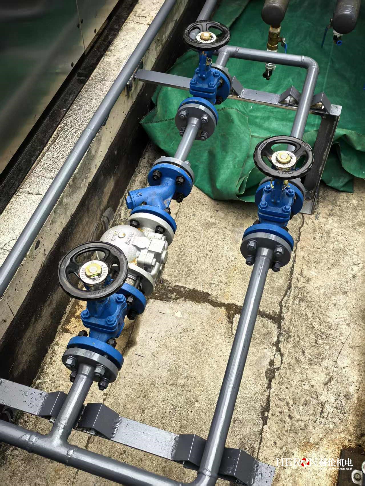 Seamless steel pipe inspection and welding operations